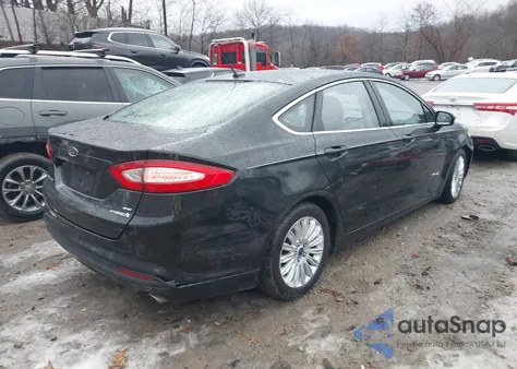 2015 Ford Fusion Hybrid Se z USA, uszkodzony, nr VIN 3FA6P0LU6FR125846